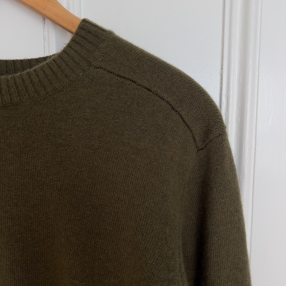 Merino Wool Sweater with Elbow Pads MEC Preppy Olive Green Academia - Small - Picture 4 of 9